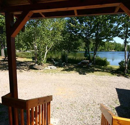 Spectacle Lake Lodge Bancroft Esterno foto
