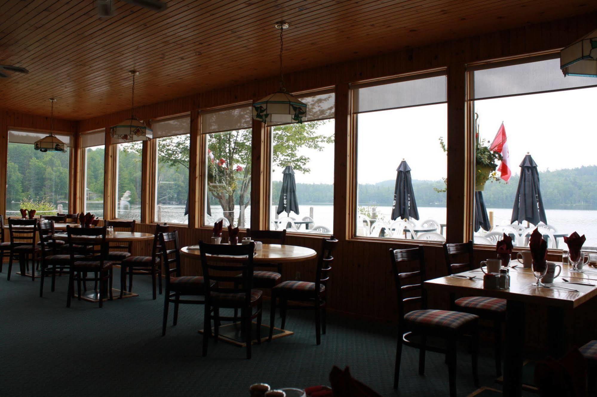 Spectacle Lake Lodge Bancroft Esterno foto